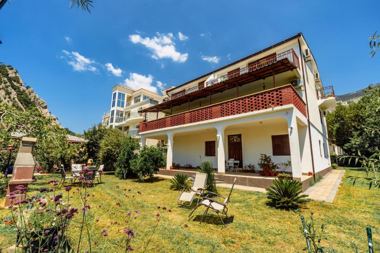 Apartments Viktorija Petrovac Exterior photo