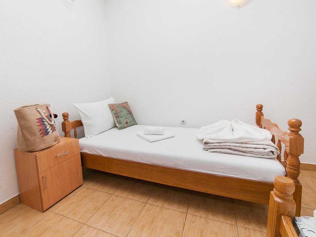 Apartments Viktorija Petrovac Room photo